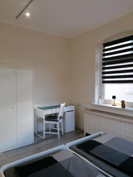 Ferienwohnung Und Zimmervermietung Zur Alten Post Claußnitz Exterior foto