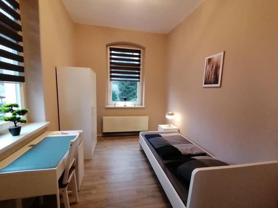 Ferienwohnung Und Zimmervermietung Zur Alten Post Claußnitz Exterior foto